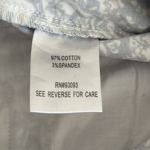 Tyler Boe Medallion Blue White Print Trouser Shorts Cuffed Pockets Size 6 - Picture 9 of 12